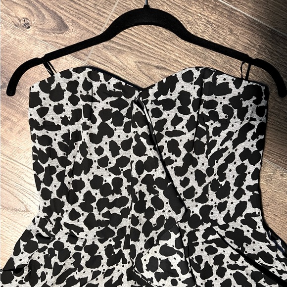 Express Animal Print Romper - Picture 6 of 10